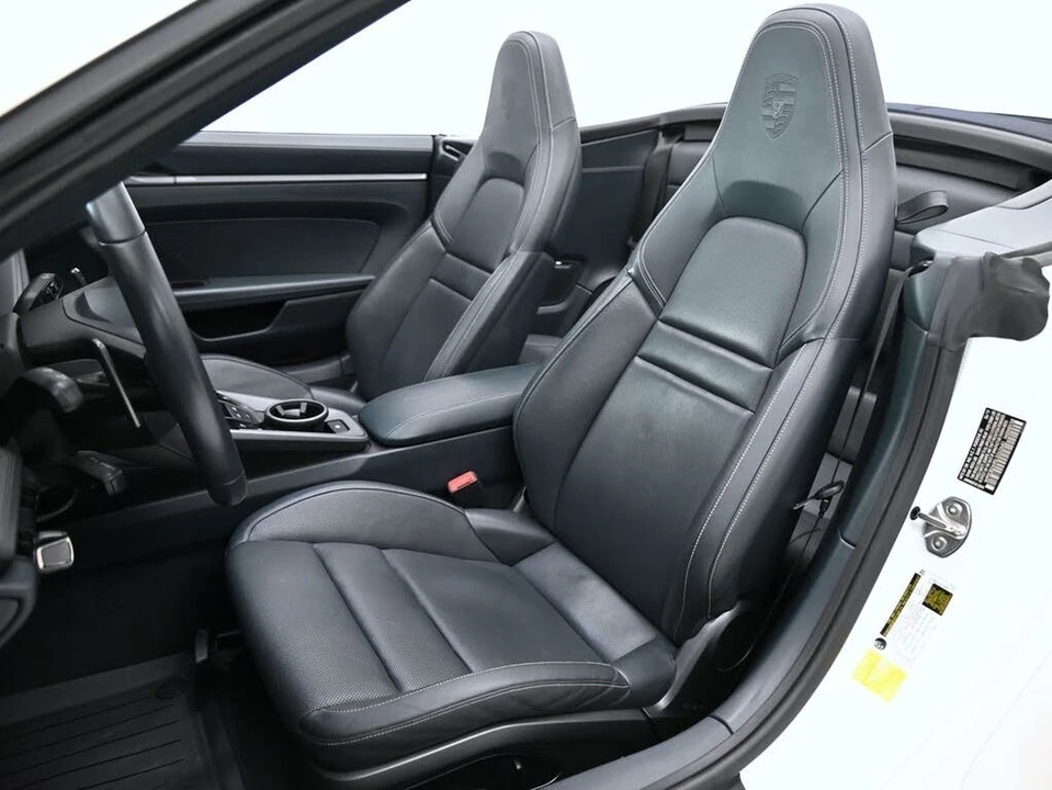 2020 Porsche 992 Carrera 4S - Image 13 of 31