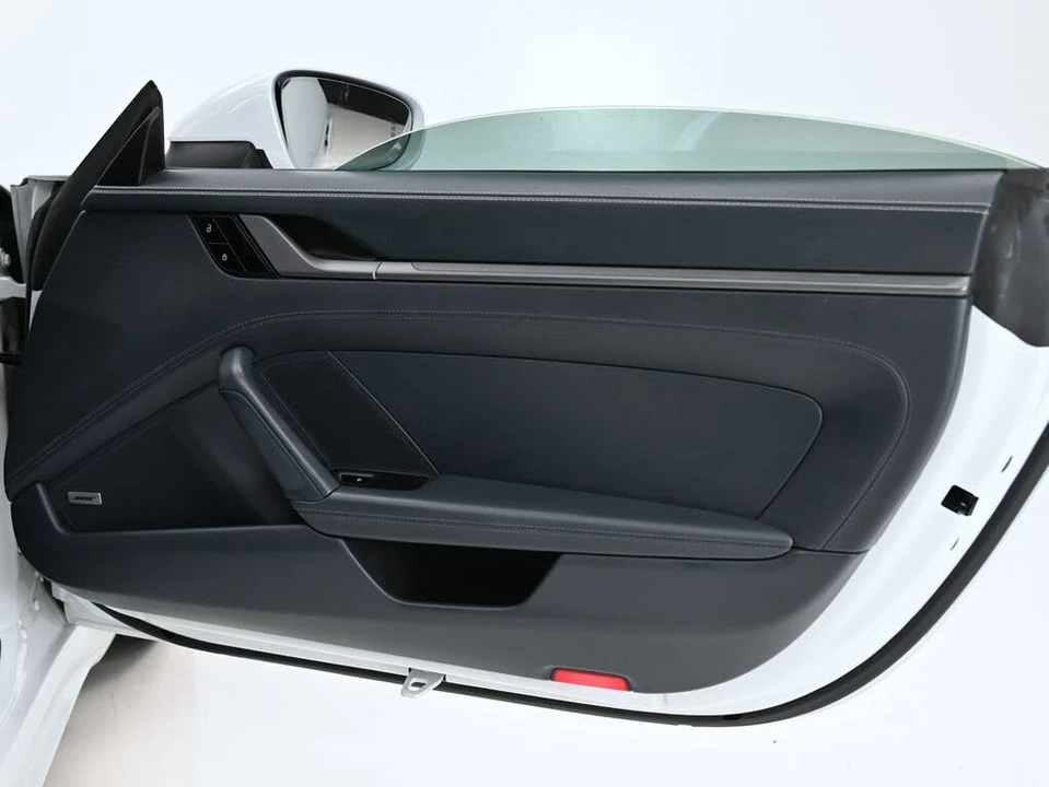 2020 Porsche 992 Carrera 4S - Image 26 of 31