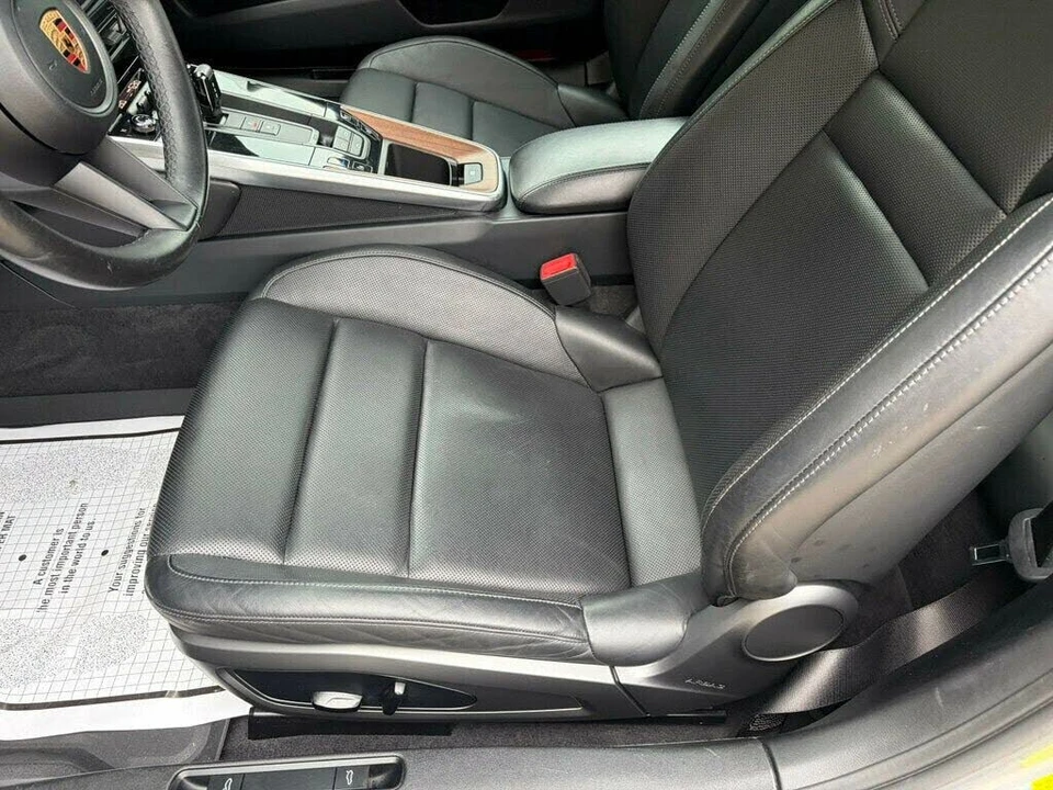 2020 Porsche 992 Carrera 4S - Image 11 of 31