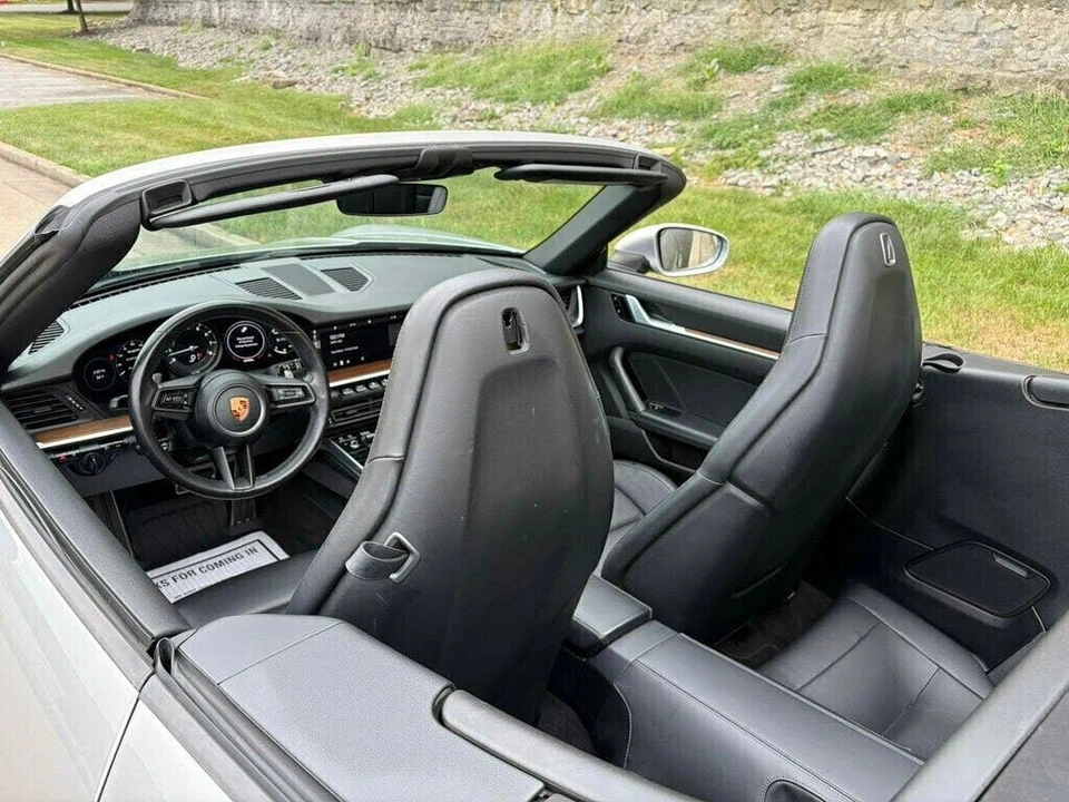2020 Porsche 992 Carrera 4S - Image 14 of 31