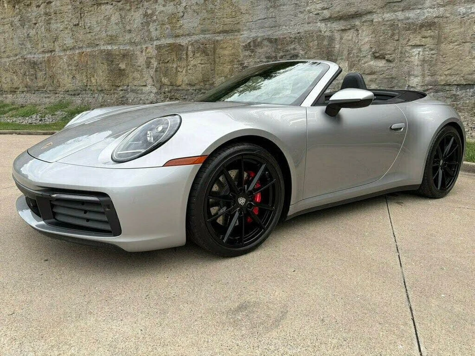 2020 Porsche 992 Carrera 4S - Image 8 of 31