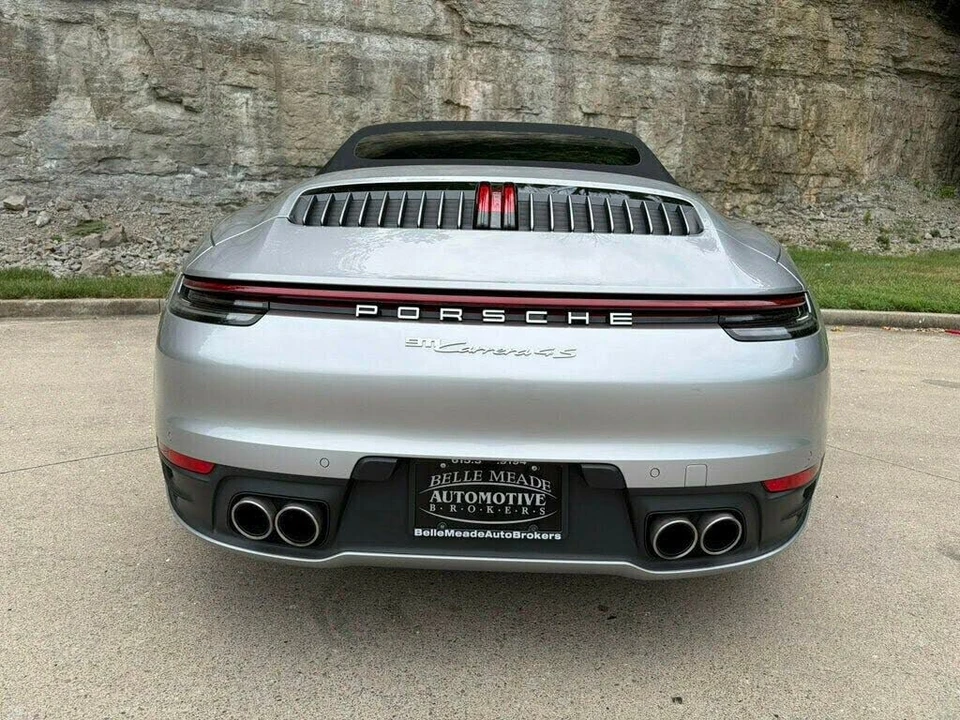 2020 Porsche 992 Carrera 4S - Image 7 of 31