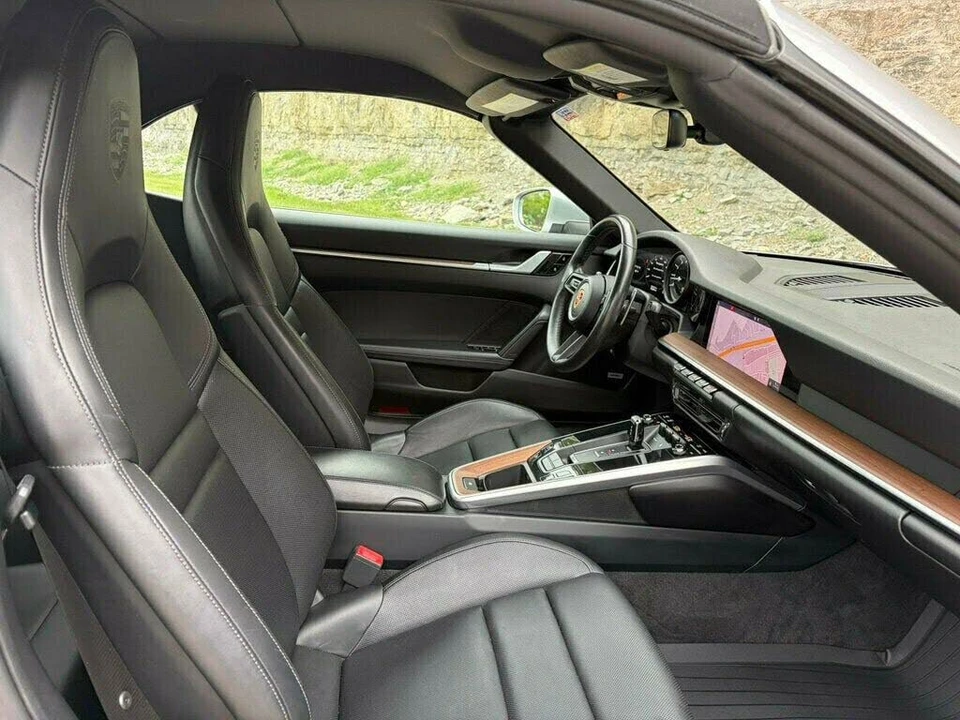 2020 Porsche 992 Carrera 4S - Image 29 of 31