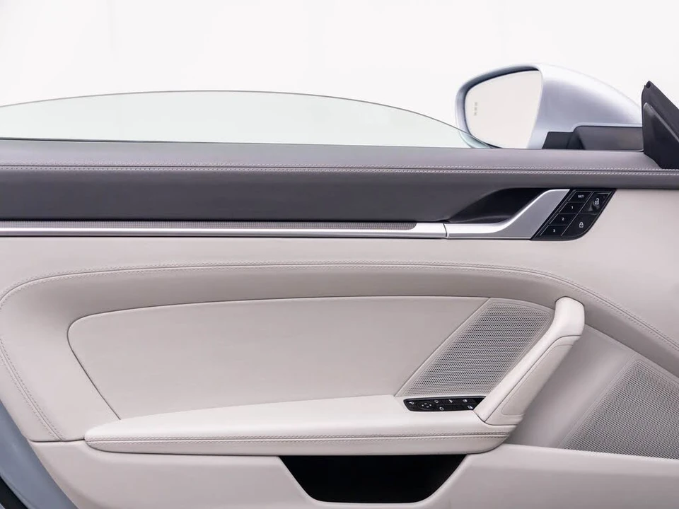 2020 Porsche 992 Carrera 4S - Image 14 of 31