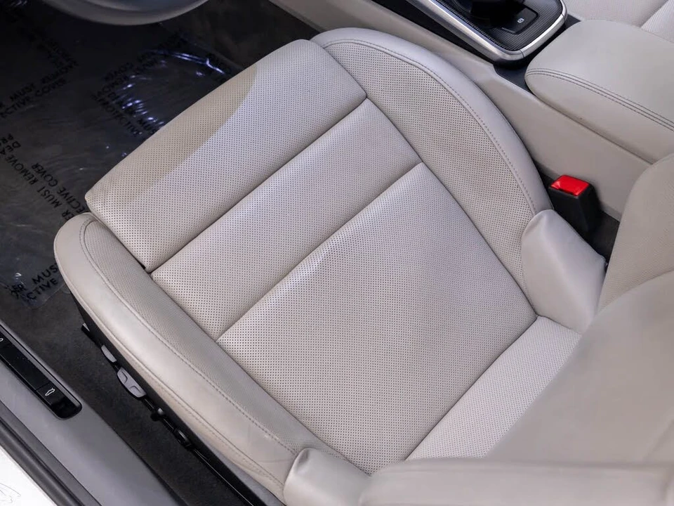 2020 Porsche 992 Carrera 4S - Image 16 of 31