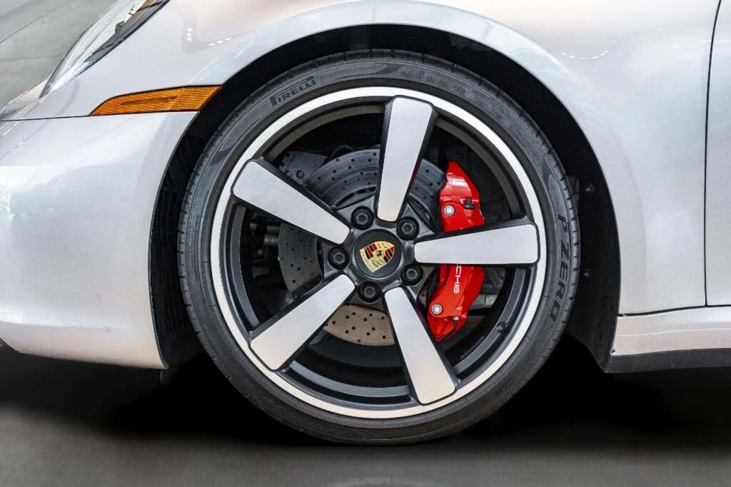 2020 Porsche 992 Carrera 4S - Image 16 of 31