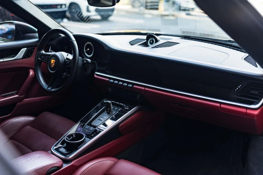2020 Porsche 992 Carrera 4S - Image 29 of 31