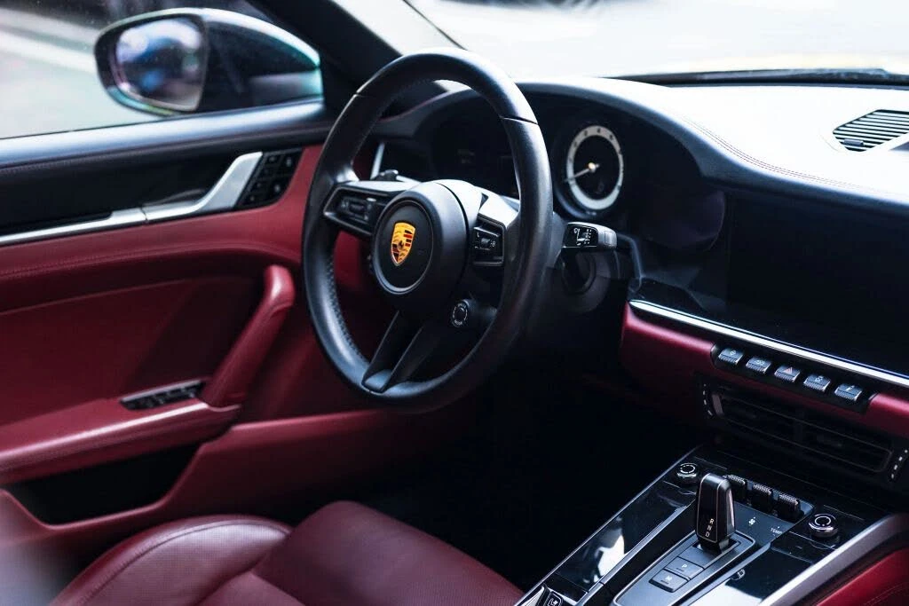 2020 Porsche 992 Carrera 4S - Image 30 of 31