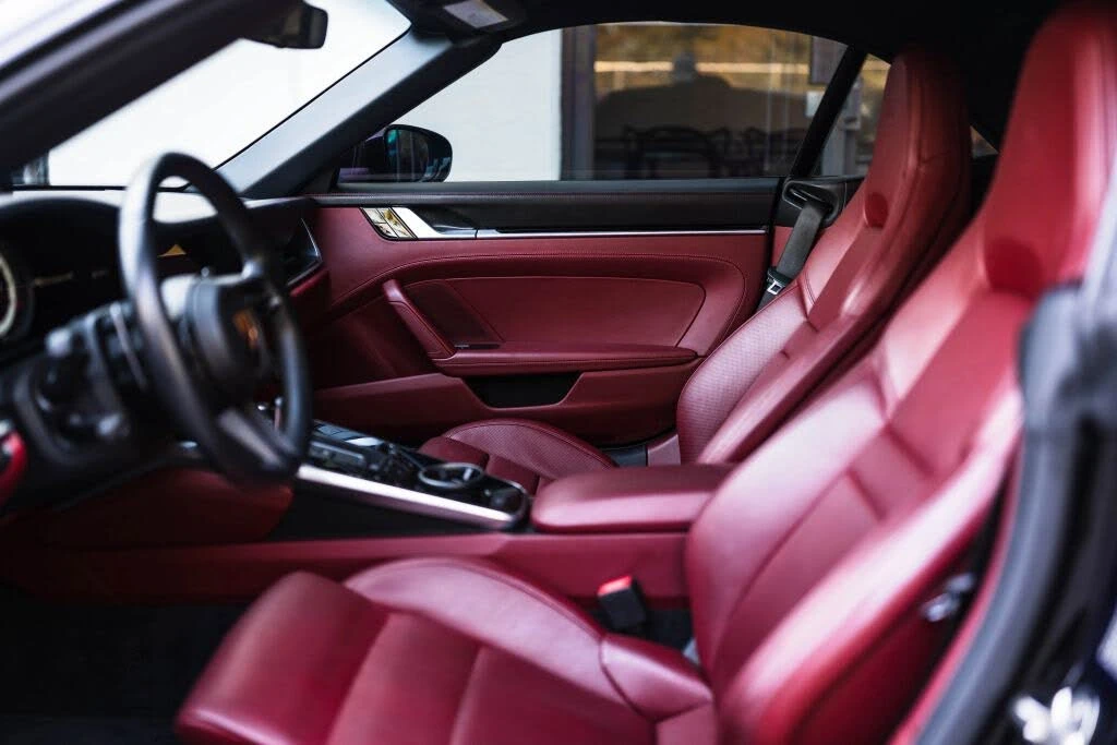 2020 Porsche 992 Carrera 4S - Image 28 of 31