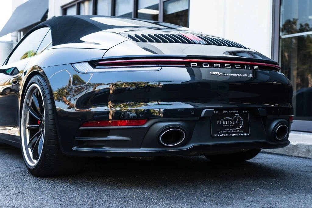 2020 Porsche 992 Carrera 4S - Image 12 of 31