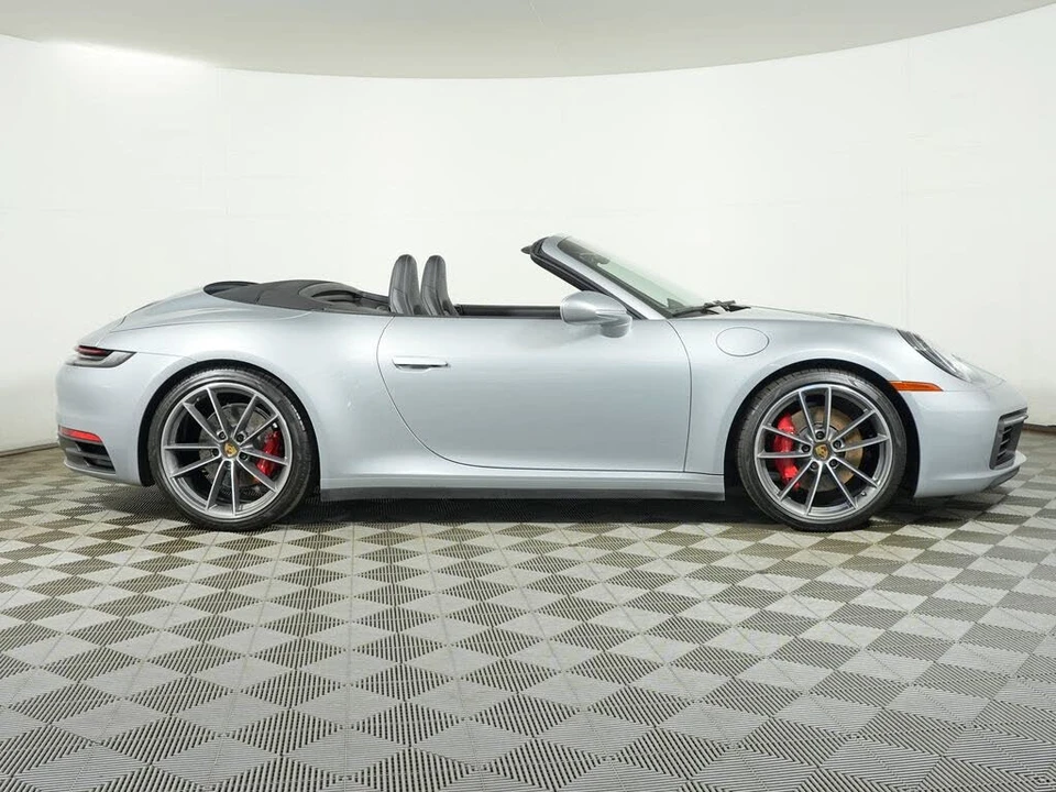 2020 Porsche 992 Carrera 4S - Image 8 of 31