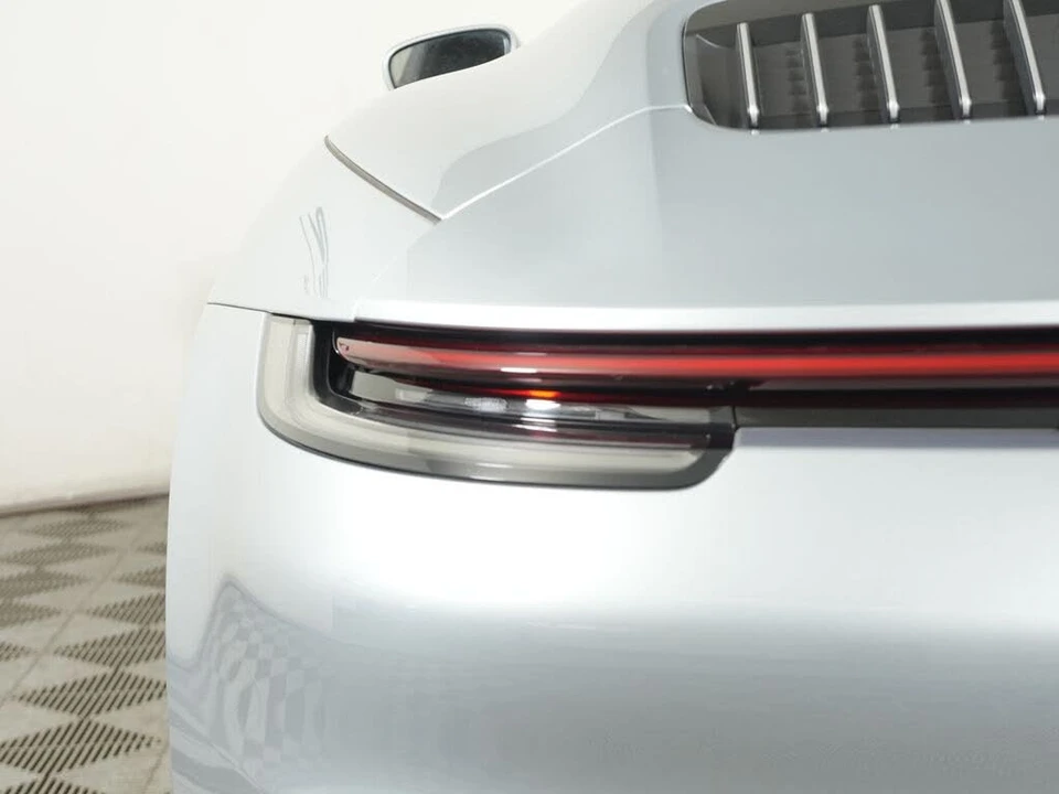 2020 Porsche 992 Carrera 4S - Image 17 of 31