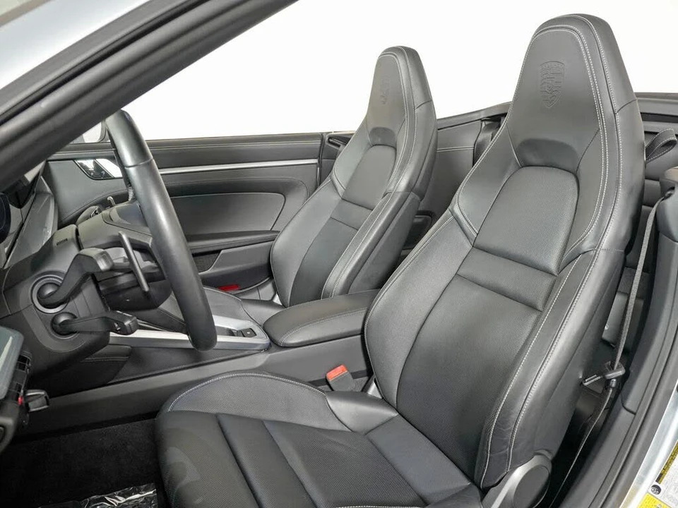 2020 Porsche 992 Carrera 4S - Image 5 of 31