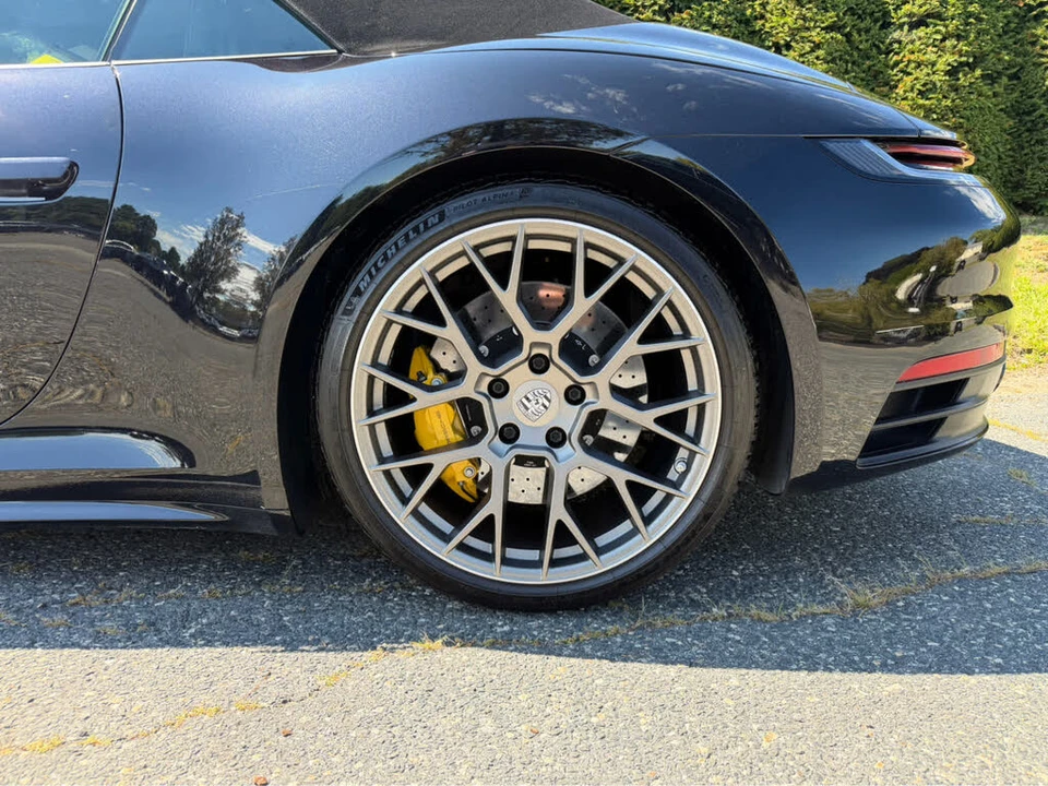 2020 Porsche 992 Carrera 4S - Image 14 of 31