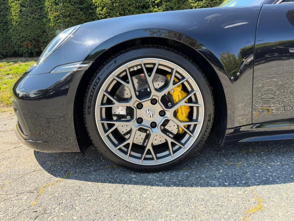 2020 Porsche 992 Carrera 4S - Image 13 of 31