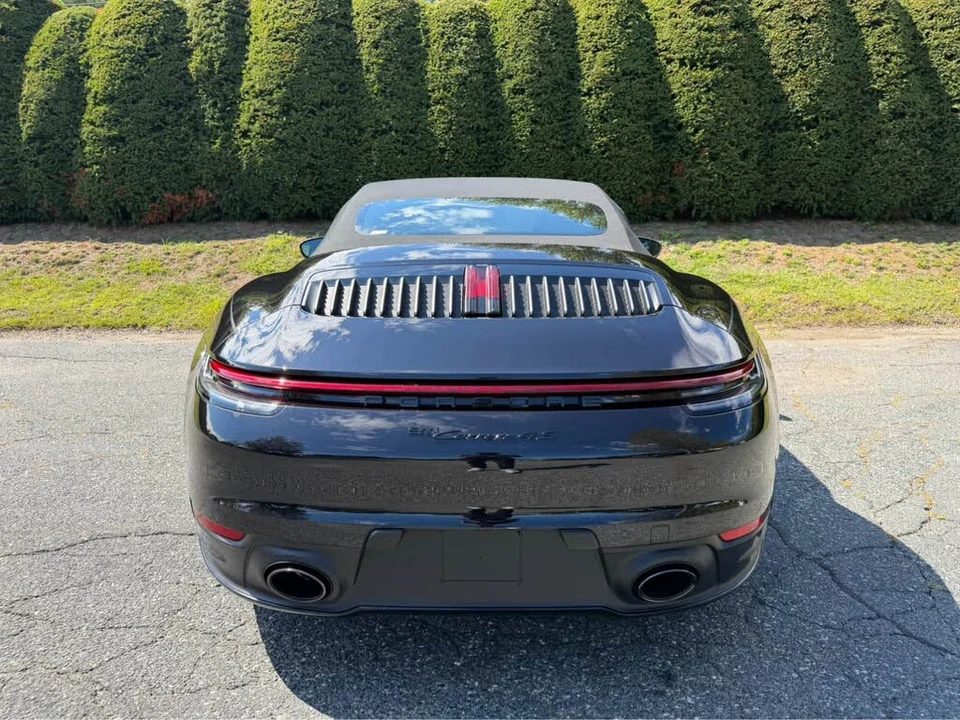 2020 Porsche 992 Carrera 4S - Image 9 of 31