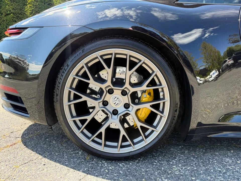2020 Porsche 992 Carrera 4S - Image 11 of 31