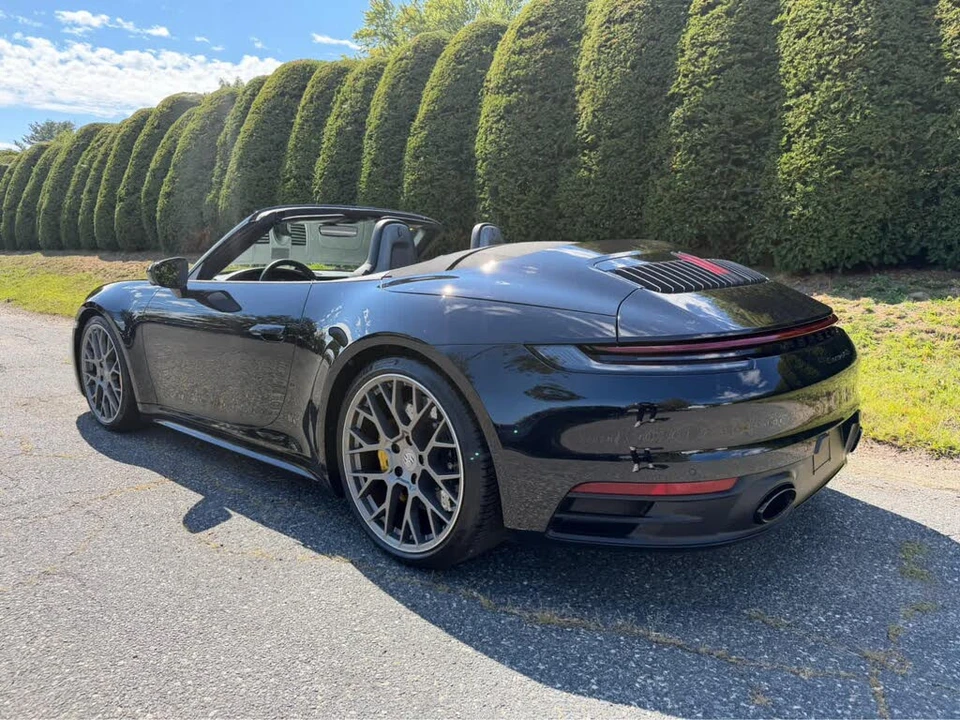 2020 Porsche 992 Carrera 4S - Image 17 of 31