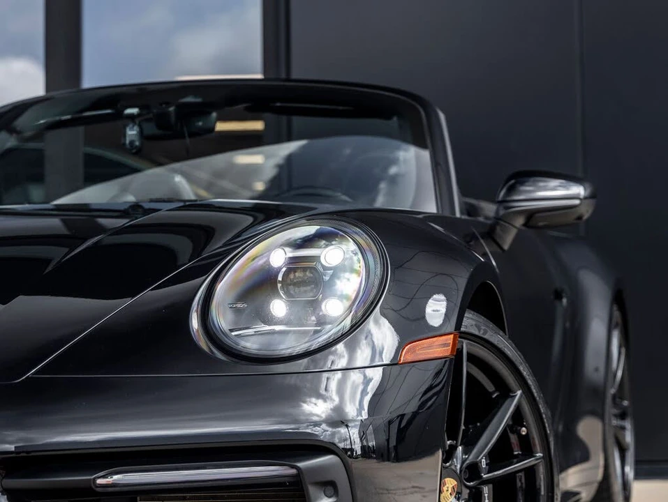 2020 Porsche 992 Carrera 4S - Image 18 of 31