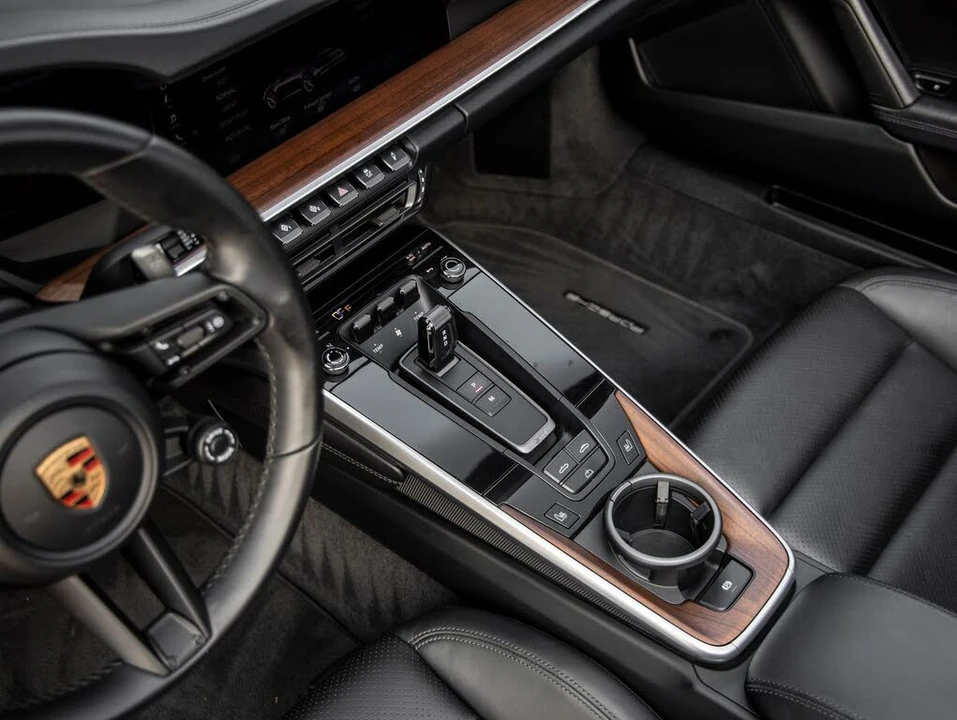 2020 Porsche 992 Carrera 4S - Image 26 of 31
