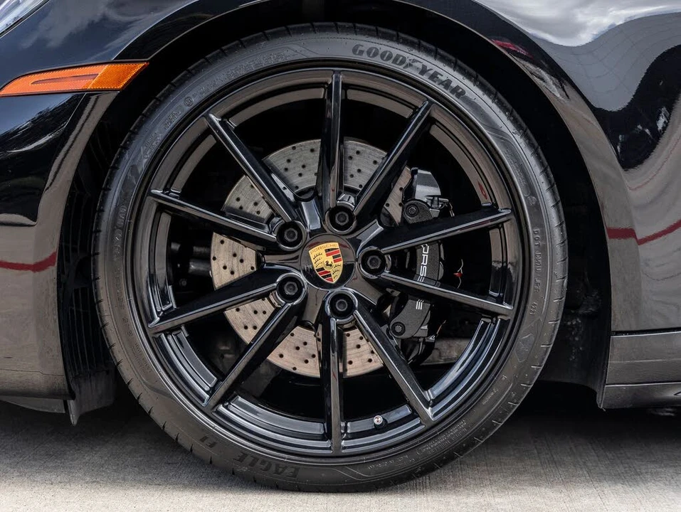 2020 Porsche 992 Carrera 4S - Image 17 of 31