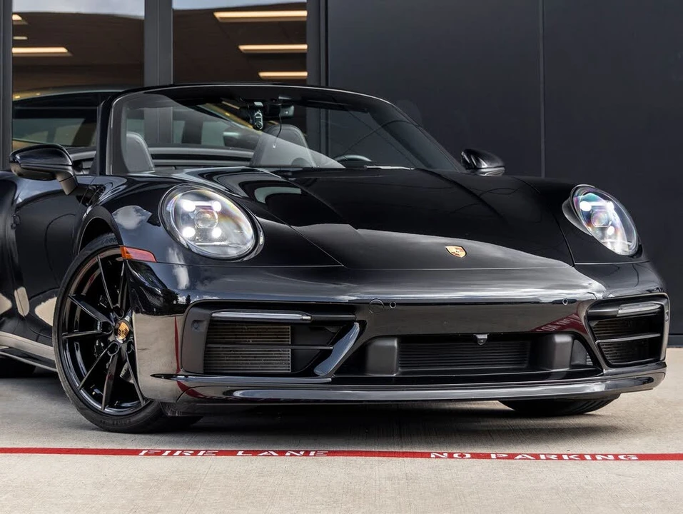 2020 Porsche 992 Carrera 4S - Image 9 of 31