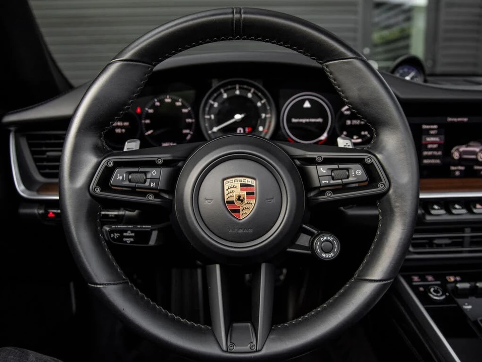2020 Porsche 992 Carrera 4S - Image 27 of 31