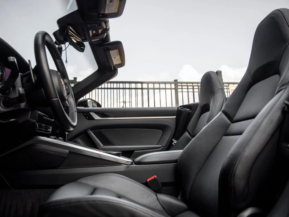 2020 Porsche 992 Carrera 4S - Image 25 of 31