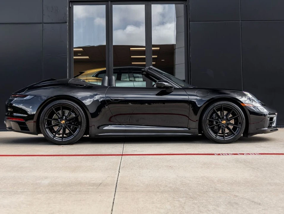 2020 Porsche 992 Carrera 4S - Image 13 of 31