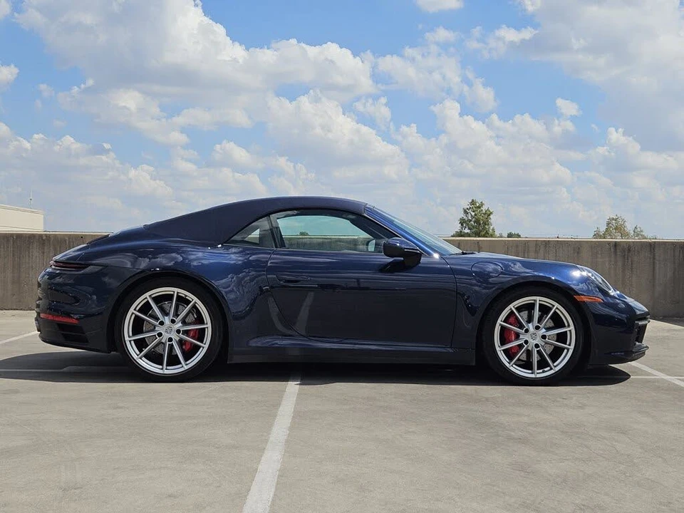 2020 Porsche 992 Carrera 4S - Image 9 of 31