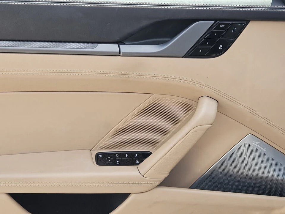 2020 Porsche 992 Carrera 4S - Image 23 of 31