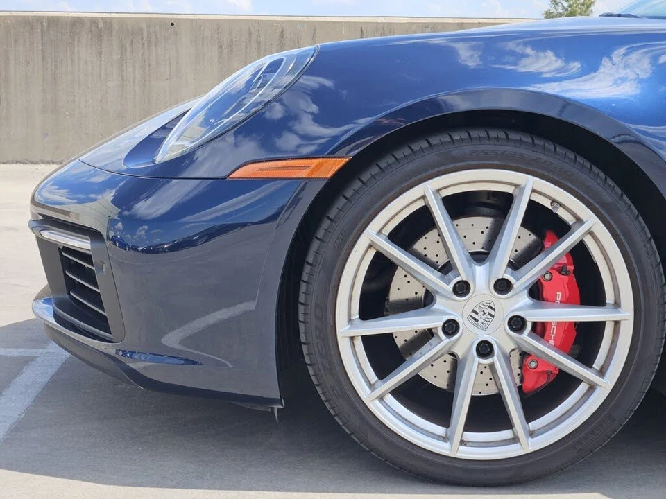 2020 Porsche 992 Carrera 4S - Image 13 of 31