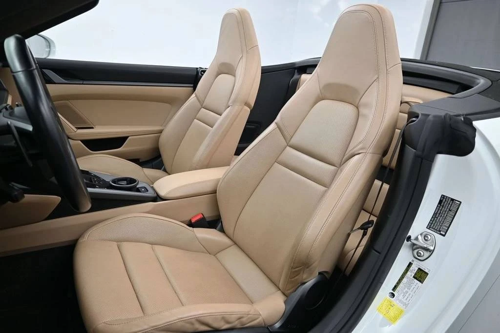 2020 Porsche 992 Carrera 4S - Image 5 of 5