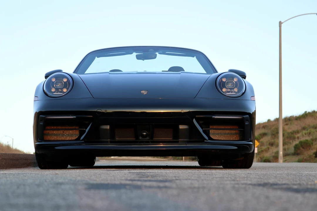 2020 Porsche 992 Carrera 4S - Image 12 of 31