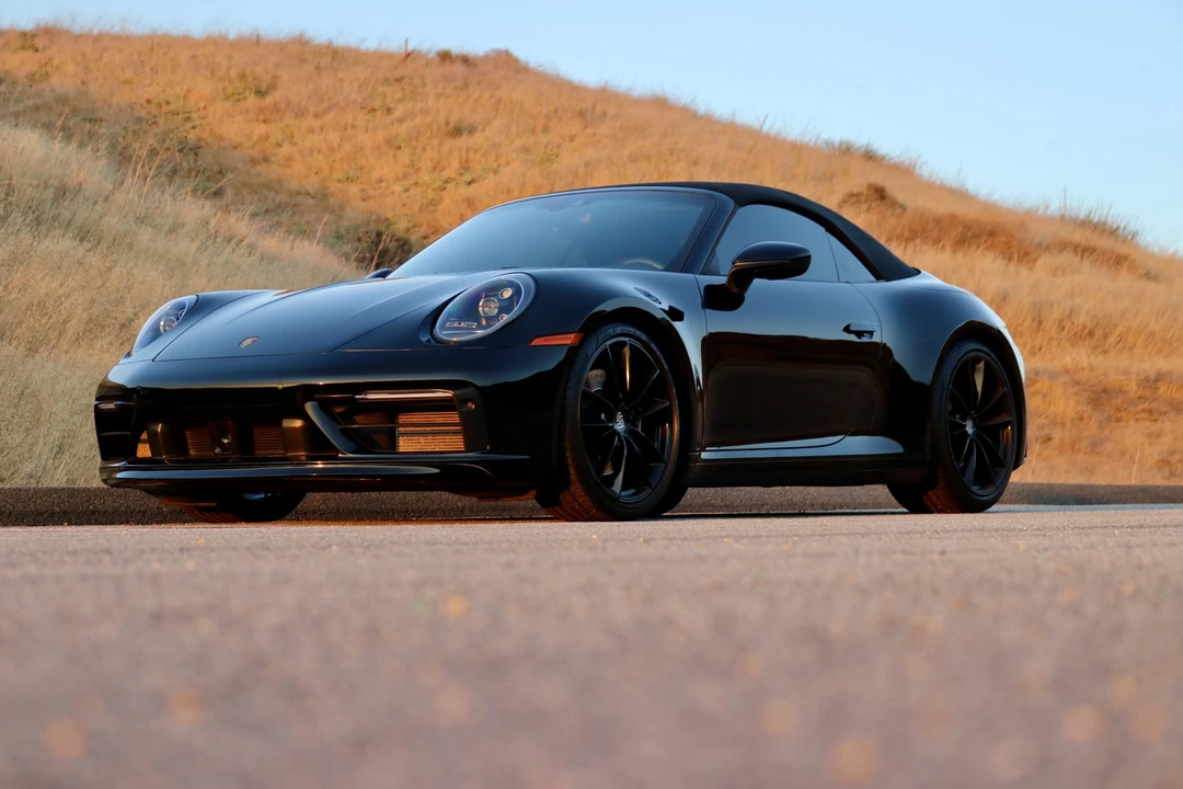 2020 Porsche 992 Carrera 4S - Image 15 of 31