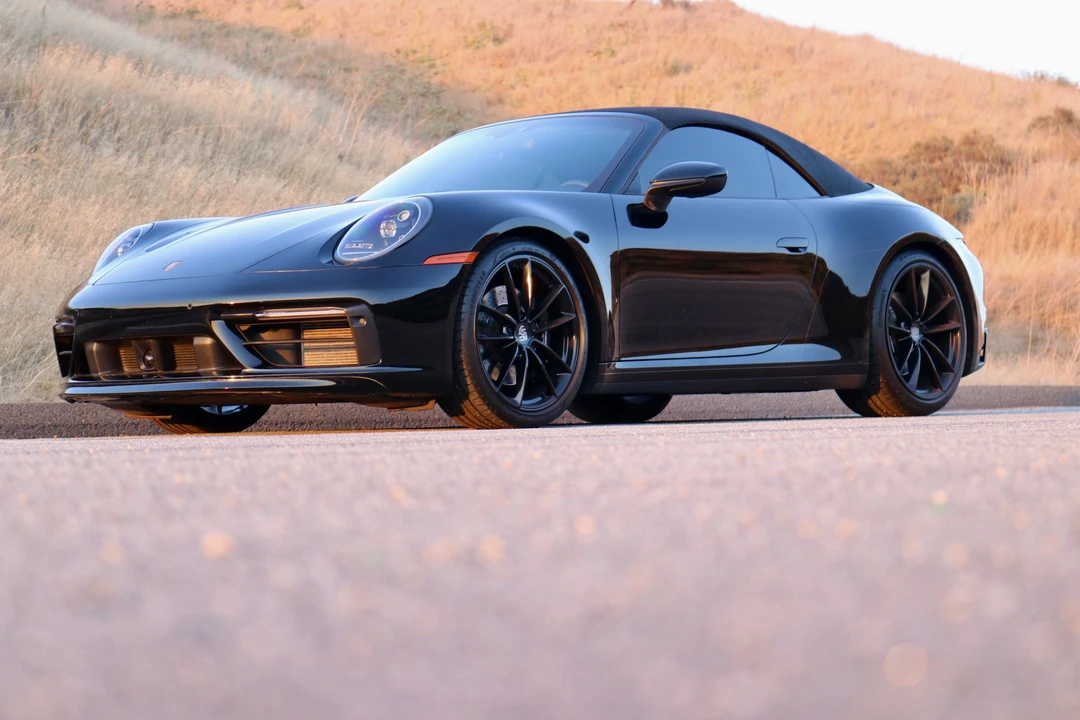 2020 Porsche 992 Carrera 4S - Image 16 of 31