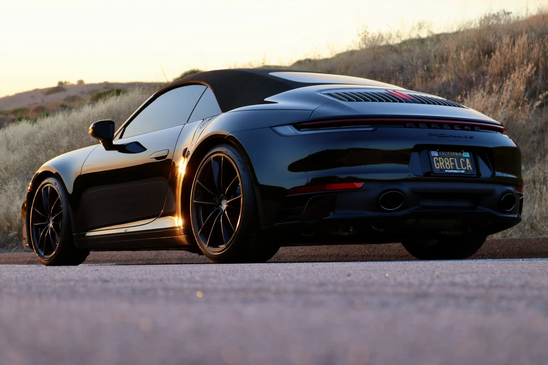 2020 Porsche 992 Carrera 4S - Image 19 of 31