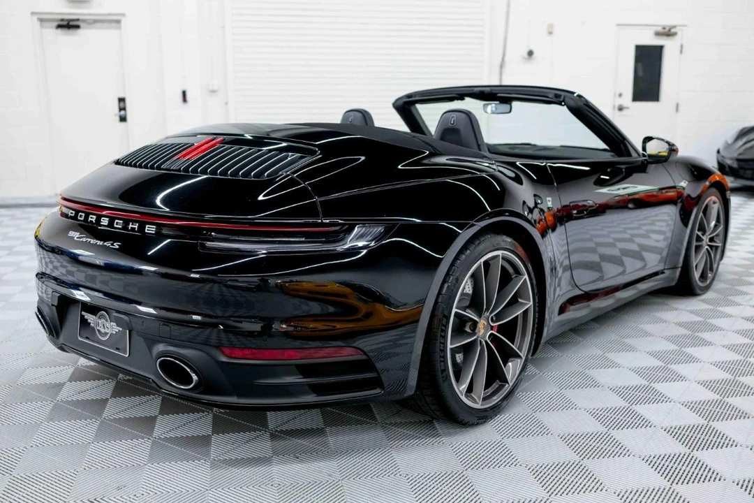 2020 Porsche 992 Carrera 4S - Image 7 of 31