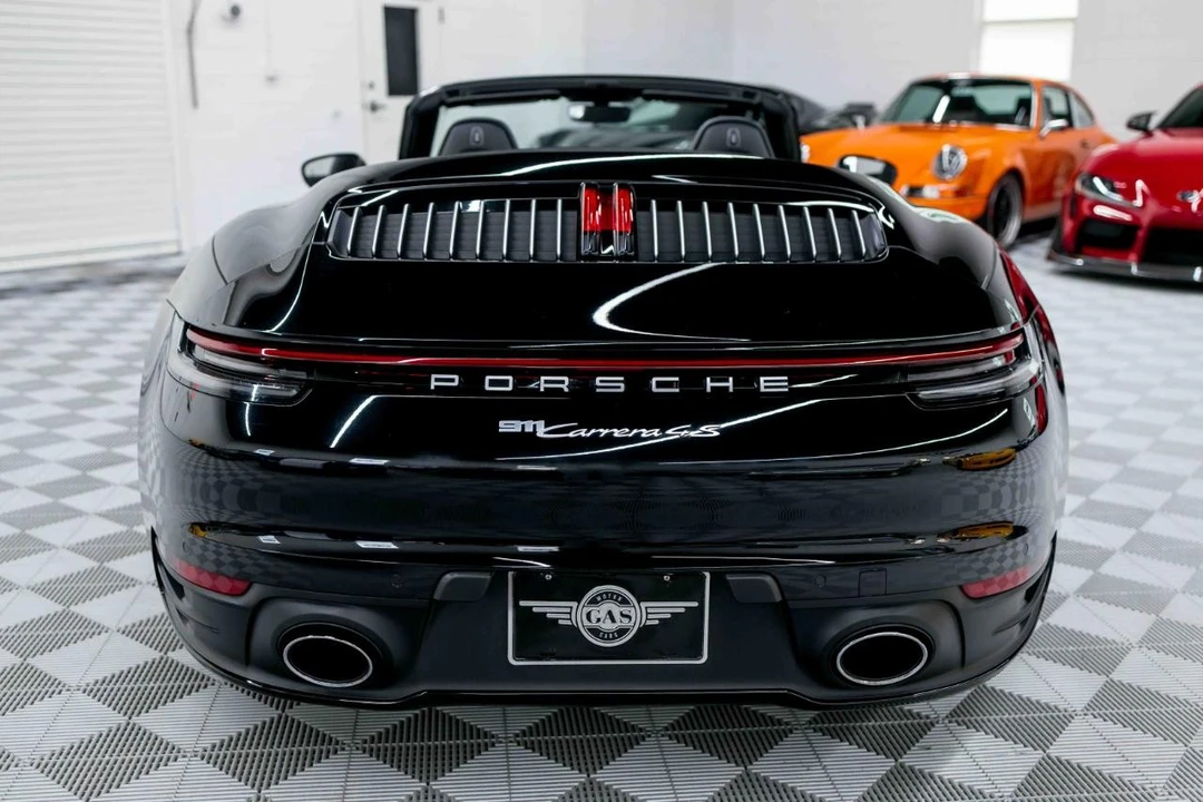 2020 Porsche 992 Carrera 4S - Image 8 of 31