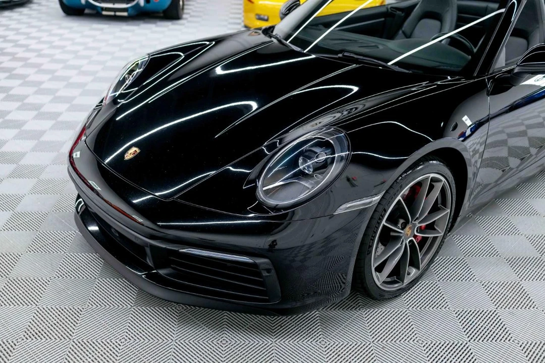 2020 Porsche 992 Carrera 4S - Image 11 of 31