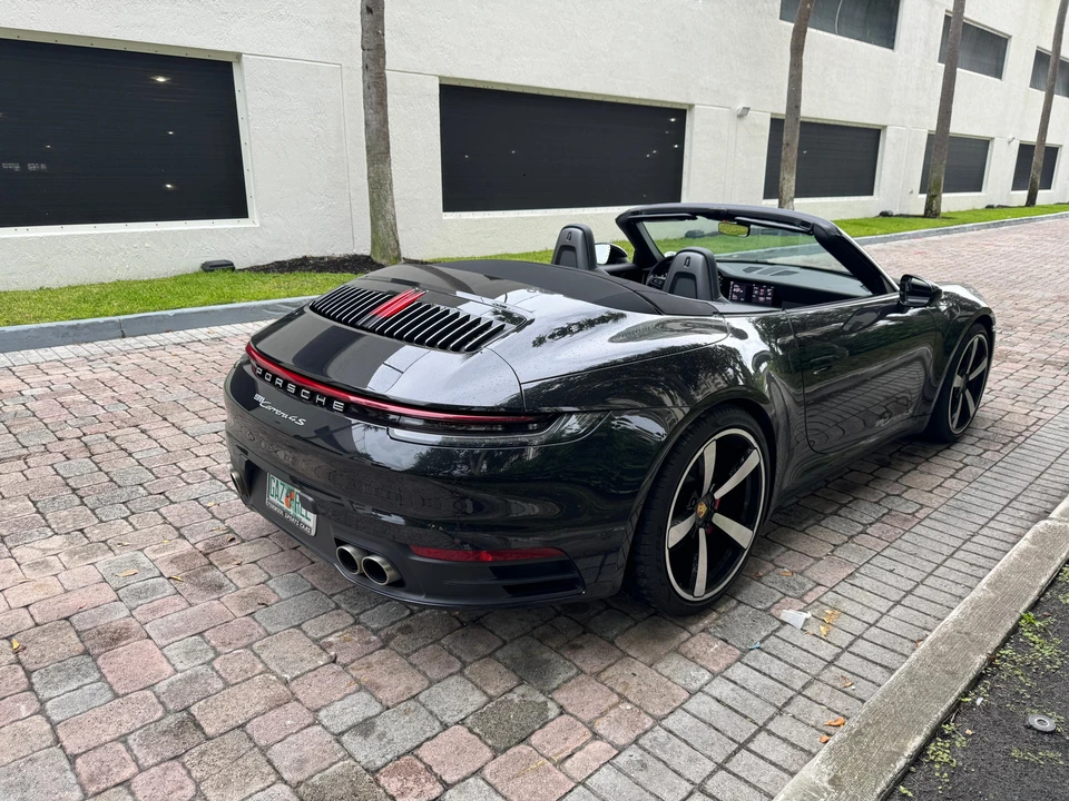 2020 Porsche 992 Carrera 4S - Image 11 of 31