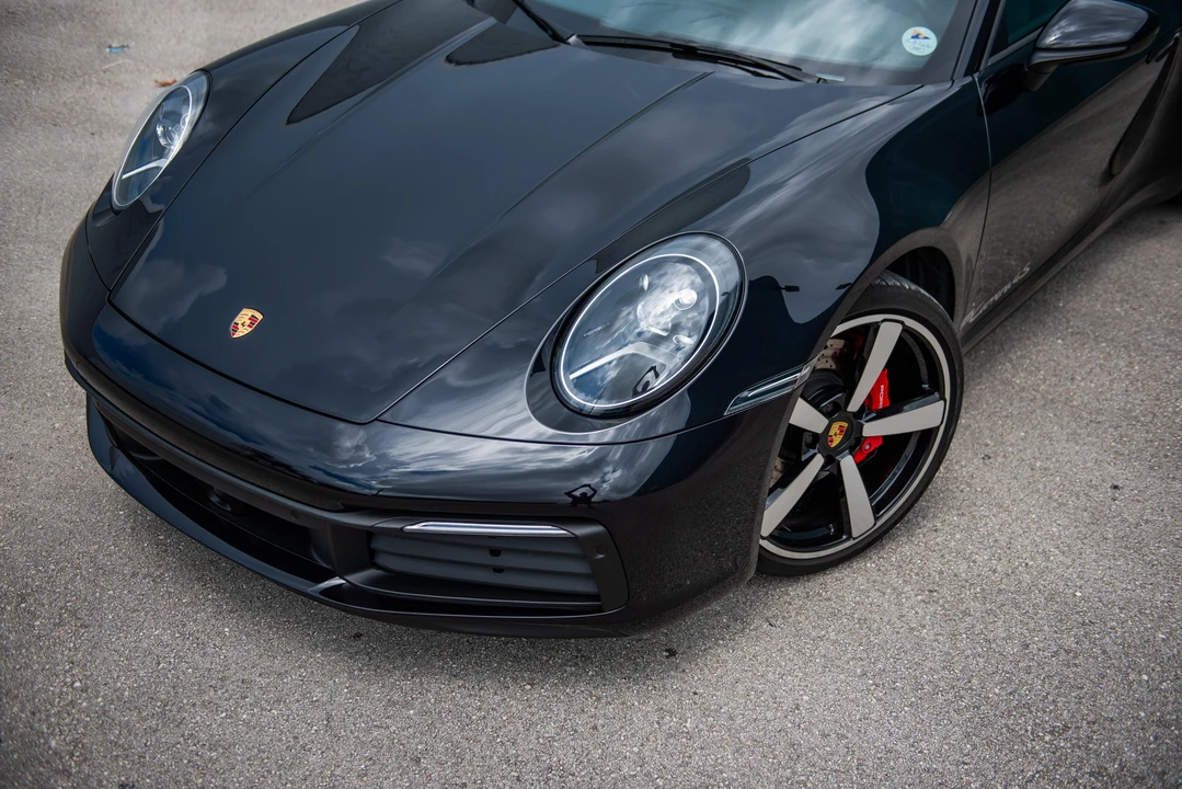 2020 Porsche 992 Carrera 4S - Image 29 of 31
