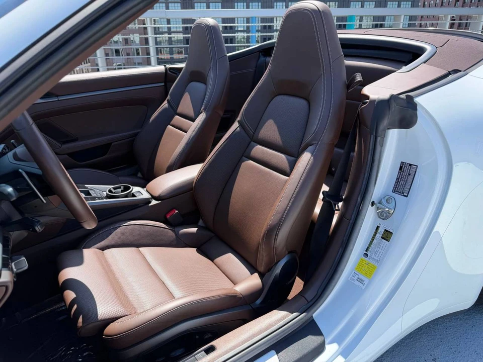 2020 Porsche 992 Carrera 4S - Image 5 of 5