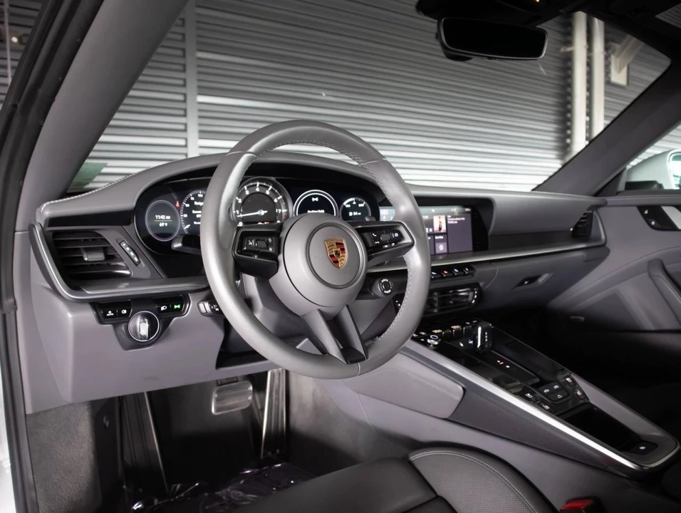 2020 Porsche 992 Carrera 4S - Image 4 of 5