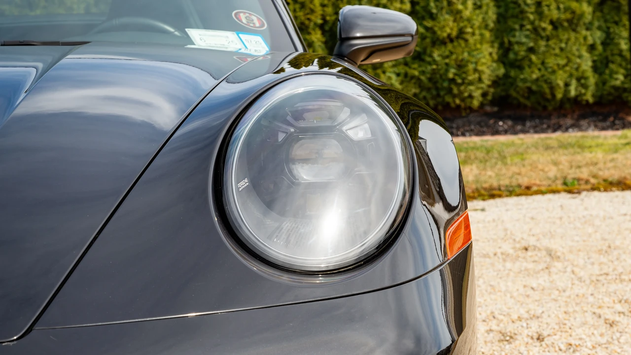 2020 Porsche 992 Carrera 4S - Image 22 of 31