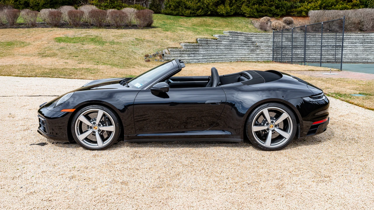 2020 Porsche 992 Carrera 4S - Image 9 of 31