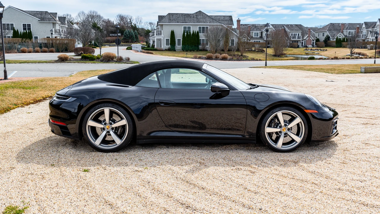 2020 Porsche 992 Carrera 4S - Image 13 of 31