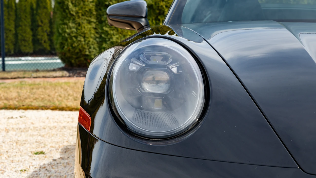 2020 Porsche 992 Carrera 4S - Image 21 of 31