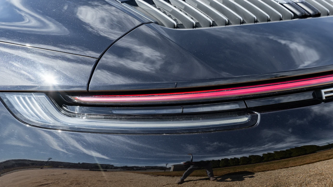 2020 Porsche 992 Carrera 4S - Image 24 of 31