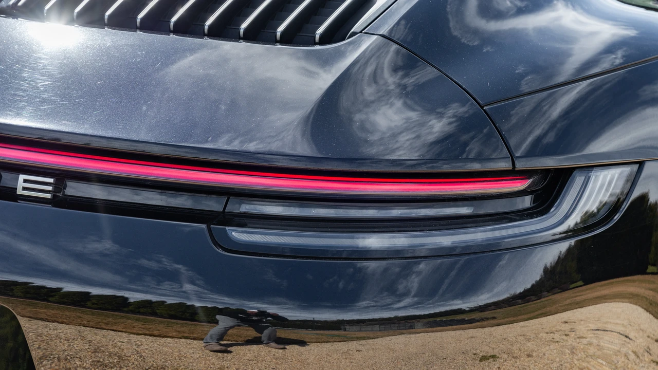 2020 Porsche 992 Carrera 4S - Image 25 of 31